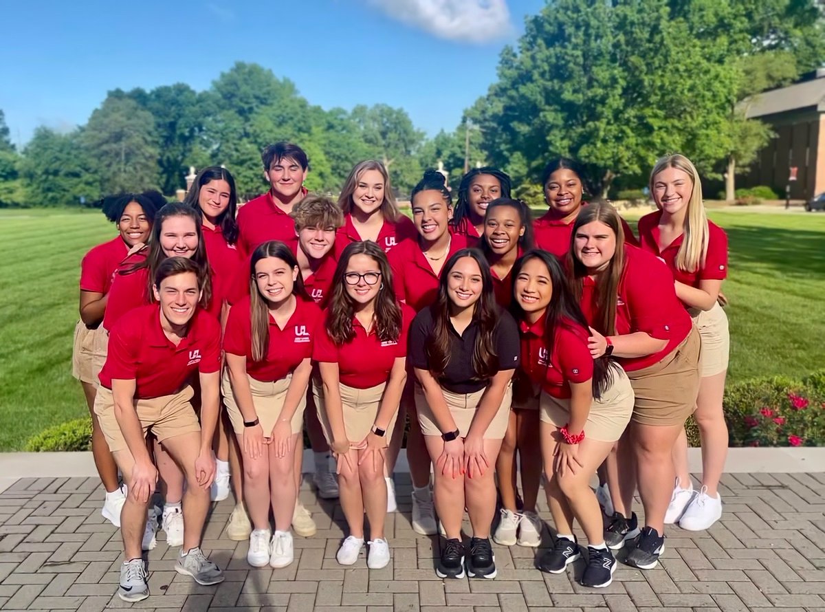 Shout out to our orientation staff for braving the heat to properly welcome our incoming students! ❤️🖤#GoCards