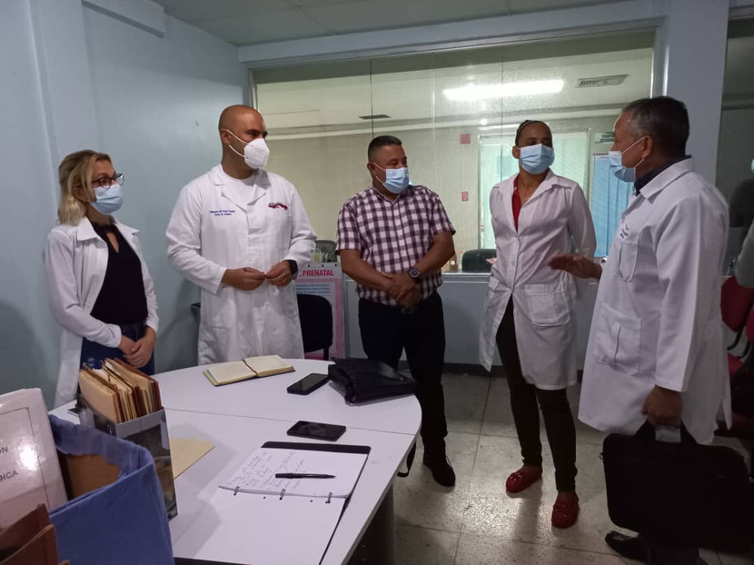 El Dr. <a href="/MisaelAriasRey1/">Misael Arias Reyes</a>, Vicejefe Integral, acompañado de funcionarios de la Dirección Nacional de la Misión Médica Cubana en #Venezuela, realizan supervisión al CDI Amelia Blanco, Distrito Capital.

#CubaPorLaVida #CubaViveEnSuHistoria #CubaCoopera #Cuba