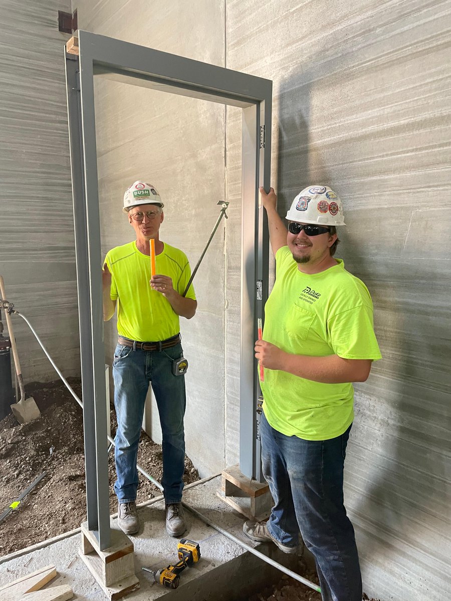 Fla-Vor-Ice delivery! The temps are 🌡️ so we surprised our field team with popsicles to help them stay cool. #inspireteamwork #dotherightthing