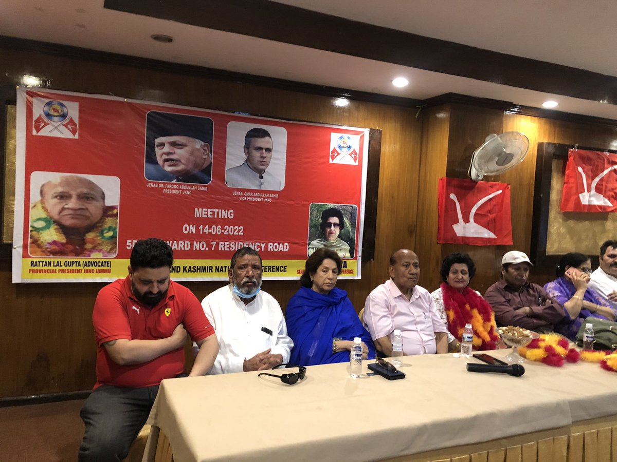 Drsheikhamina's tweet photo. @JKNC_ Senior leader Mrs @RitaGup39364241 organised a workers meeting of east constituency #Jammu the meeting was presided by PP Jammu Mr Ratanlal Gupta ji Cc @OmarAbdullah https://t.co/TsxDNJbxGy