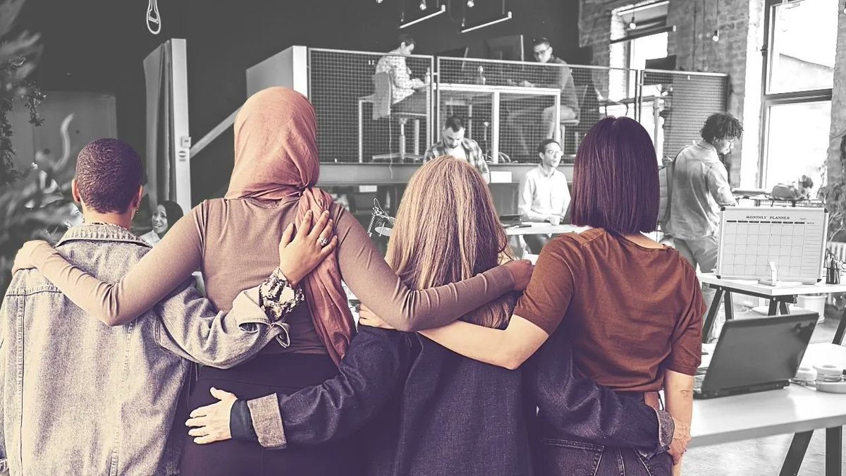 LeadingRoots's tweet photo. "For companies that want to shift from the Great Resignation to the Great Retention, it might be necessary to re-evaluate diversity, equity and inclusivity within their companies." @Allwork_space @AscottEmma https://t.co/LStZ5tFSSU #DiversityandInclusion https://t.co/OFwYUbs42Z