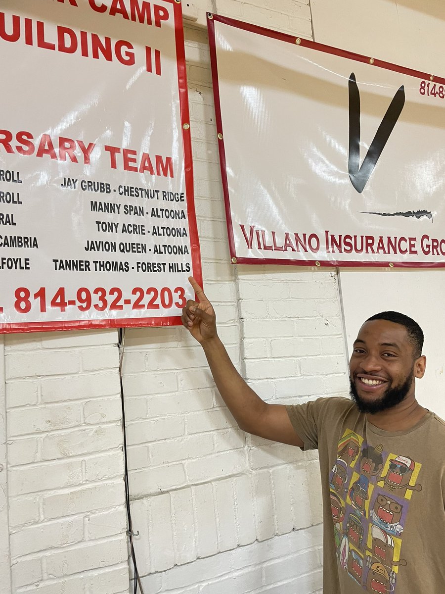 tomfox01986253's tweet photo. Had  Professional Basketball Player and member of our 20th Anniversary Team @blkbear45 check out our banner! Still spots available for Ultimate Bigman 20! @TheBuilding2 https://t.co/7NV2Fkzxrr