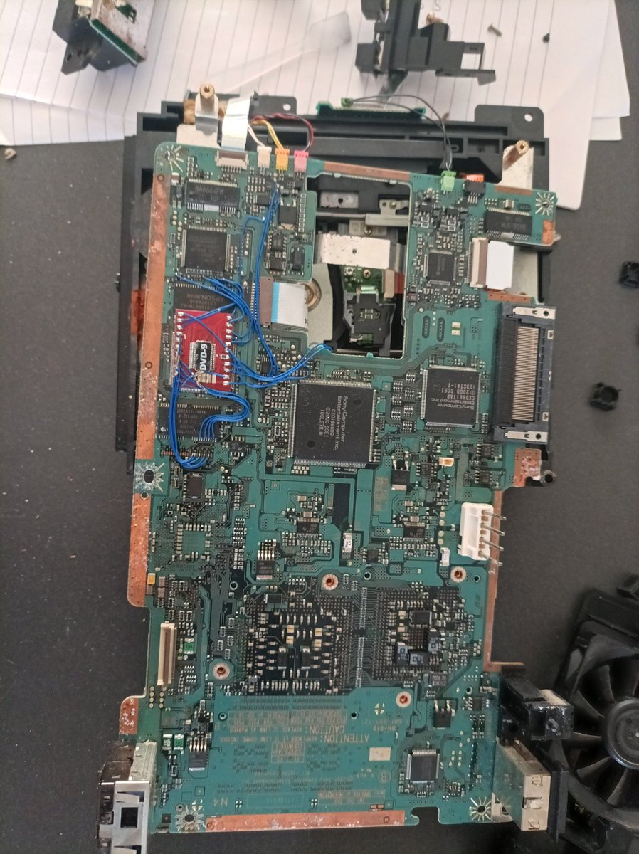 Tar__TAN's tweet photo. Me 2 years ago: I'll buy 5 broken ps2s and fix them up and sell them on eBay..

Me now only now realising that one of the PS2 is modded with a chip.. (it doesn't work properly but still cool find lmao) https://t.co/7JhZarSrJC