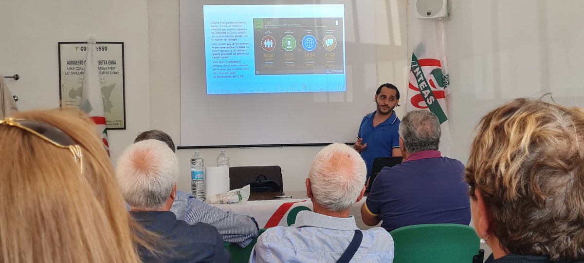 fnp_ag_cl_e's tweet photo. Modulo formativo FAKE NEWS TRUFFE 
Il nostro obbiettivo è aiutare i pensionati a vivere il web e la tecnologia responsabile,apprendendo i principi di base della cittadinanza digitale della sicurezza online
@samontalbano49 @FnpCisl @FNPCISLSicilia @emiliofedele78 @anteasnazionale https://t.co/M1sPd3P0gV
