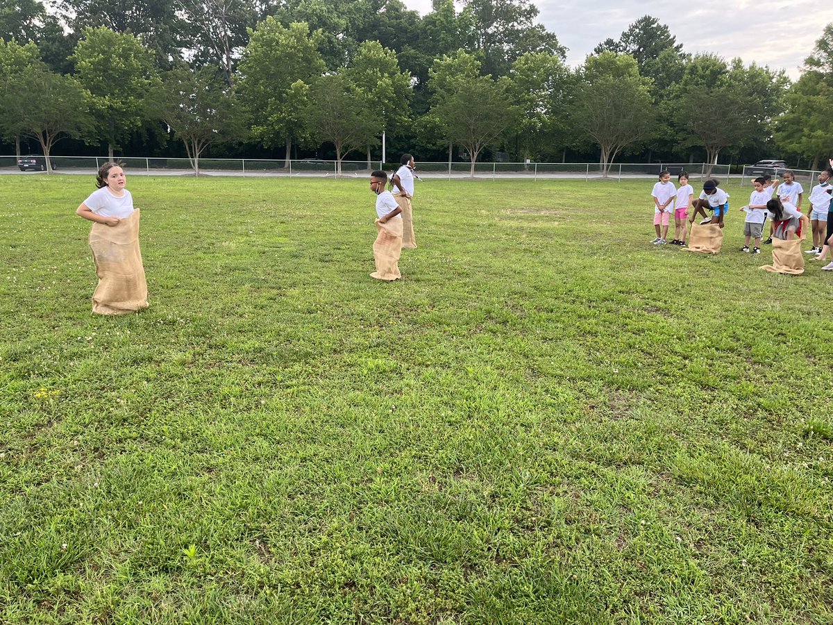 CoachLizWill's tweet photo. Field day fun @Newtown_E https://t.co/MHy8bV4Jmh