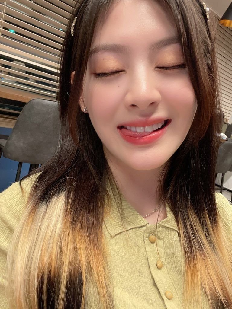 yelswrld's tweet photo. happy birthday my first stayc bias! thanks for getting me into stayc

#HappySeeunDay
#복뚱복뚱_세은아_생일축하해
#PEACH_SEEUN_DAY https://t.co/D69E9UR4c9