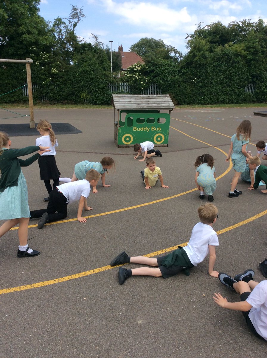 allsaintsfed's tweet photo. Today in Jigsaw (PSHE) we are thinking about changes, in Team Haring (2H). We thought about how different animals move and how it would change if we change the animal. Can you guess what animals are we? #ASFPSHE ππ§π¦π¬ https://t.co/zwJ4cR1Dfu