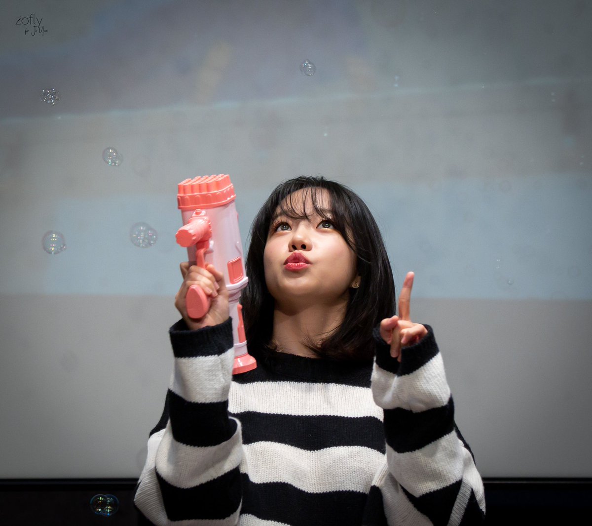 zoflyJY's tweet photo. 220611 신촌 팬사

🫧🥰🫧

#조유리 #チョユリ #JOYURI https://t.co/Ysnfwmr9Ex