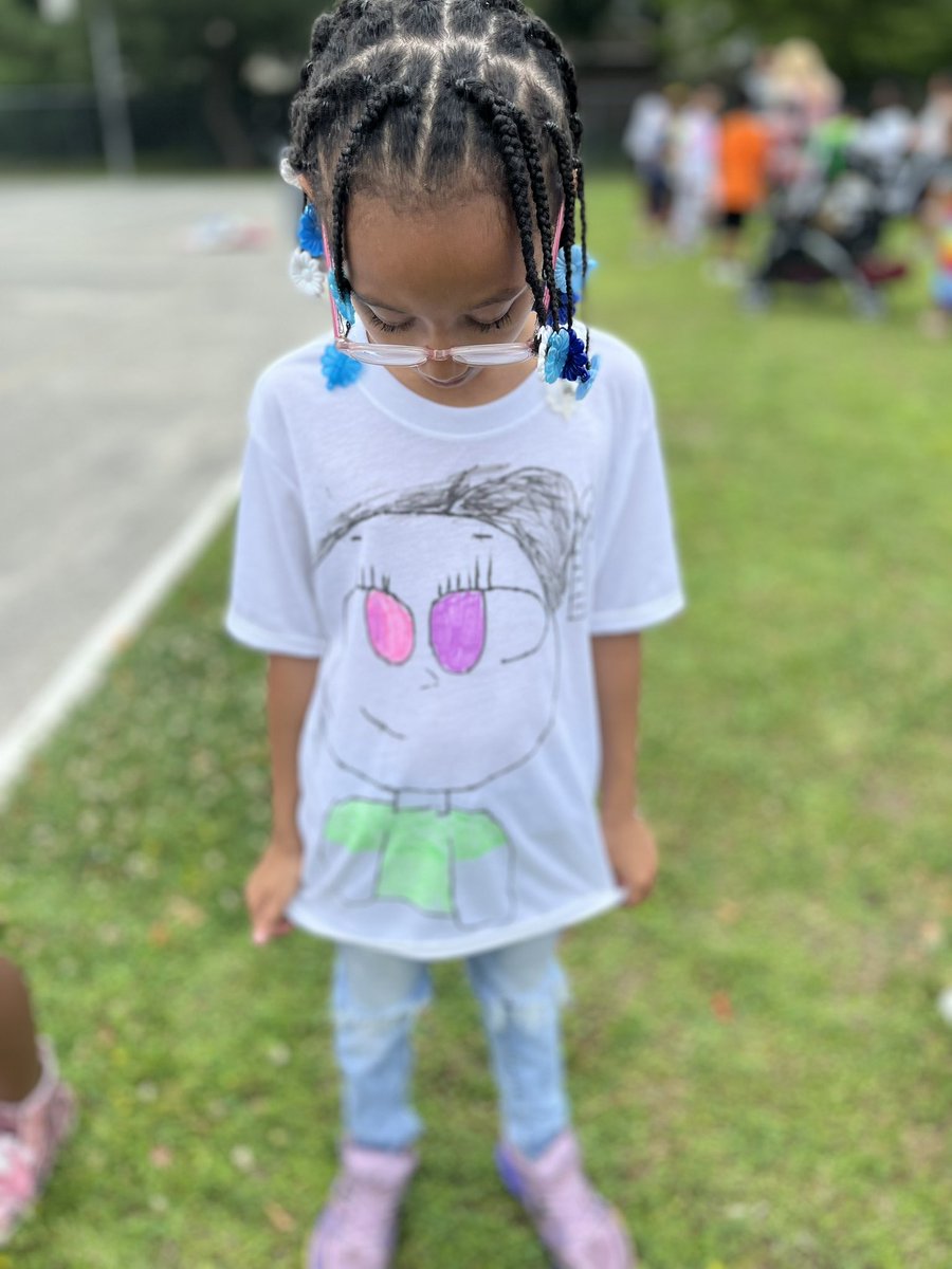 CoachLizWill's tweet photo. Fun t-shorts for field day @Newtown_E @MsDurio @SeeDotWilson @WilsonTishia https://t.co/w7ZR0Xqiu8