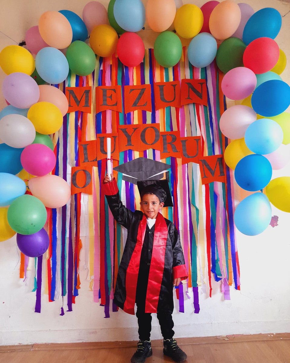 Okul öncesi miniklerimiz de mezuniyet heyecanı yaşadı❤️ Hepsine başarılı bir eğitim öğretim hayatı diliyoruz 😇🙏🏻 <a href="/NKapanoglu/">Nuri Kapanoglu</a> <a href="/MemSiverek/">Siverek MEM</a>