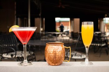 jacksonsPGH's tweet image. Bring a friend out to Jacksons to get a taste of some of our elegant summer cocktails🍹🍸

#jacksons #jacksonssouthpointe #southpointefood #washingtoncountyfood #southpointe #experiencejacksons #terrace #theterraceatjacksons