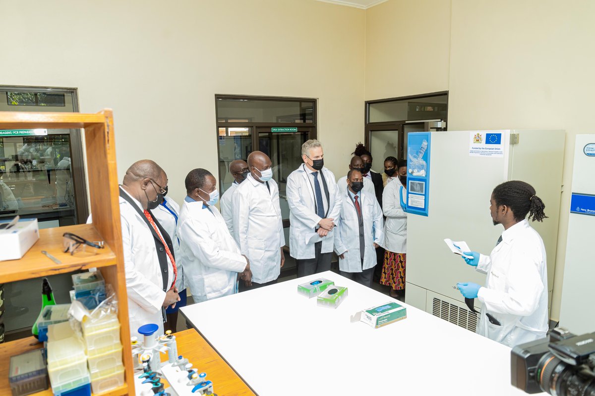 EUinMalawi's tweet photo. Today, EU has handed over to @MalawiGovt   research supplies procured through the Kulima Programme. Speaking when he received the supplies, Minister of Agriculture, Lobin Lowe, said the state of the Art equipment is a game changer as far as agriculture research in MW is concerned https://t.co/mJO3JCo7ci