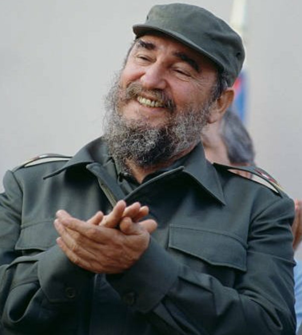 mailencp2022's tweet photo. La juventud que formaste será la continuadora,valiente y defensora de las obras que dejaste.#FidelPorSiempe #CubaViveEnSuHistoria @Cubacooperabol2 @Cubacooperven @AdanVillavicen5 @AsicLinoMaradei @MilenaRicardoP1 @DonaisDebrosse @JoseRamon481975 @YulieskaAvila https://t.co/t1sp9AVCZk