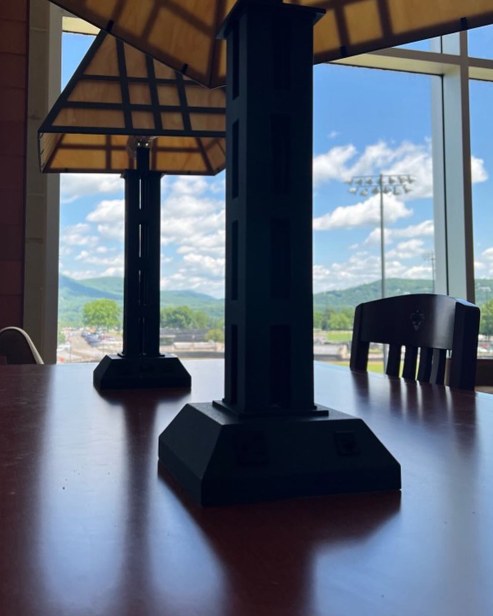 usma_academics's tweet photo. #Didyouknow the Jefferson Hall library has 19 miles of shelves that hold over one million books?
Jefferson Hall finished construction in 2008, replacing the old library from 1841. The glass wall makes for some stunning study views!
πΈ: S. Hadwiger/O.Dean
#WestPoint #StudyViews https://t.co/SMb2bM66SI
