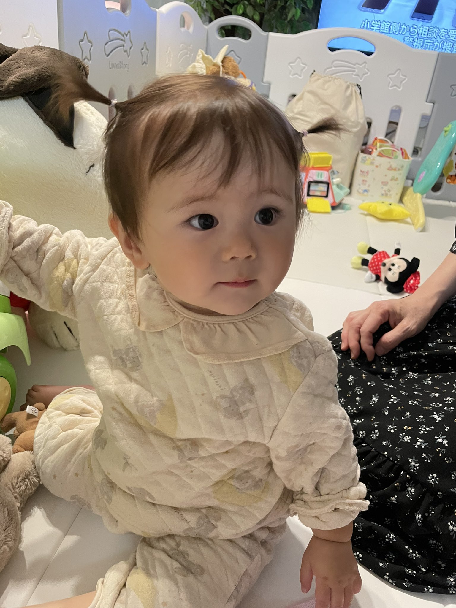 ひなの 1y0m ままのまねしてみたよ ままは すーめろでぃー ひなの 赤ちゃん 11ヶ月ベビー 女の子 ツインテール すーめろ ミニすーめろ T Co Jj6b2fdved Twitter