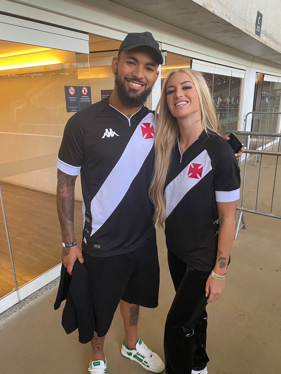 newscolina's tweet photo. “Eu gosto muito. É sempre bom ver e conhecer de onde ele (Douglas Luiz) veio. Estou muito animada de estar aqui!”

— Alisha Lehmann, sobre assistir ao jogo do Vasco no domingo. https://t.co/f3mqrcs1xi