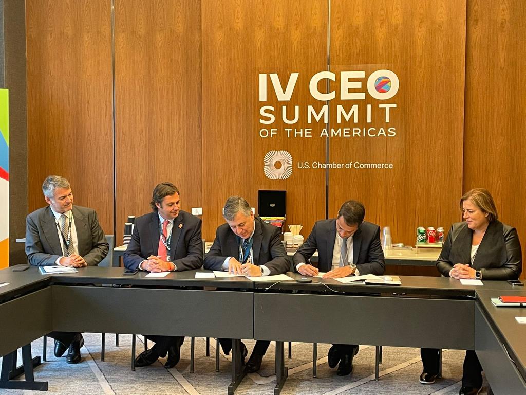 #NEWS 🆕 <a href="/MicrosoftLatam/">Microsoft Latinoamérica</a> chose #Uruguay for its new artificial intelligence and Internet of Things lab.
It will be the first one in #Latam and the third lab outside #USA.

More info here ➡️ bit.ly/3xoW4Pe