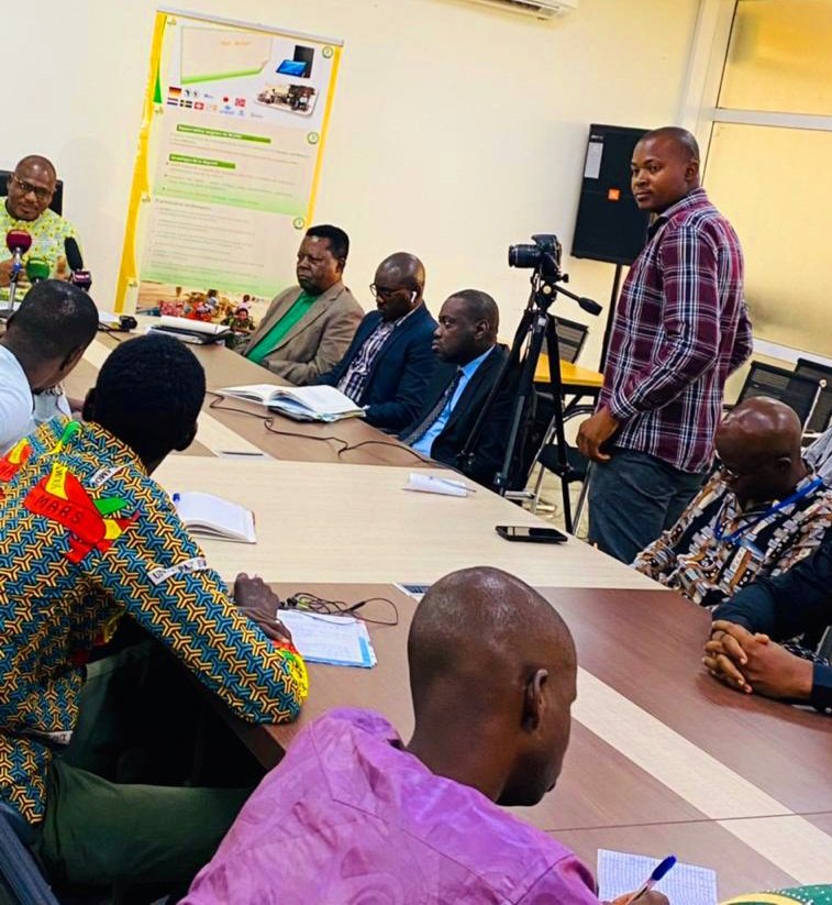 RGPH5MALIBCR's tweet photo. En prélude au lancement officiel du dénombrement du #RGPH5, le DG de l’INSTAT, Dr Arouna SOUGANÉ était face aux journalistes, le 13/06/22, pour donner le top départ à travers une conférence de presse. Objectif, mobiliser les hommes de médias autour de l’opération pour sa réussite https://t.co/3WG00H7bOs