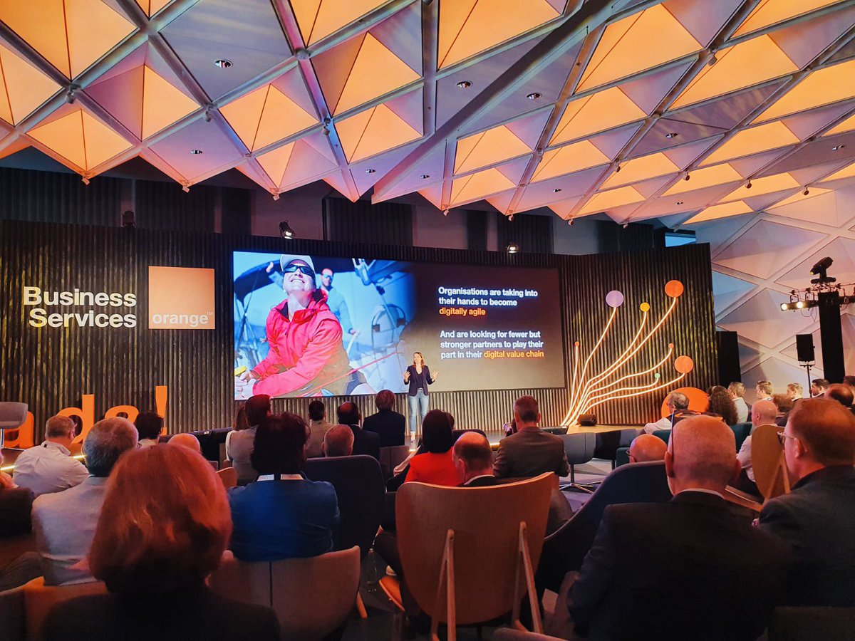 AlietteML's tweet photo. Such a pleasure to meet in person with at #Hello!World2022! #DigitalTransfo has accelerated so much in the past 2 years, it's so important to reflect on how it will deliver positive impact for the world to get better. Thank you to all our customers and to the organisation team! https://t.co/nxJQ013p9l