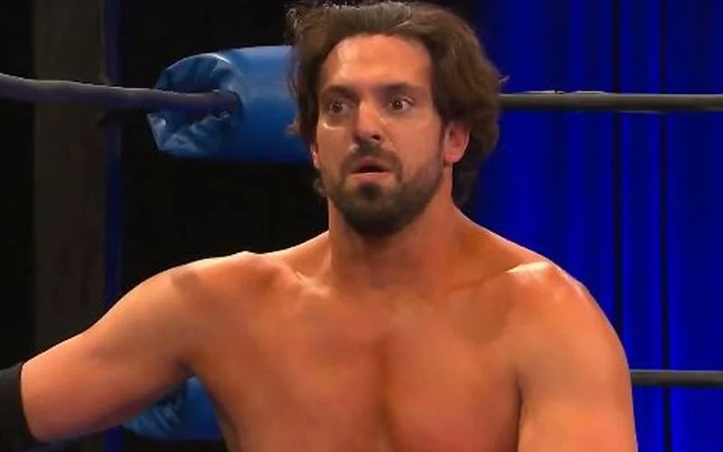 wrestlelamia's tweet photo. Bring back Damien Sandow to be Elias' stunt double https://t.co/t9npDDfDmj