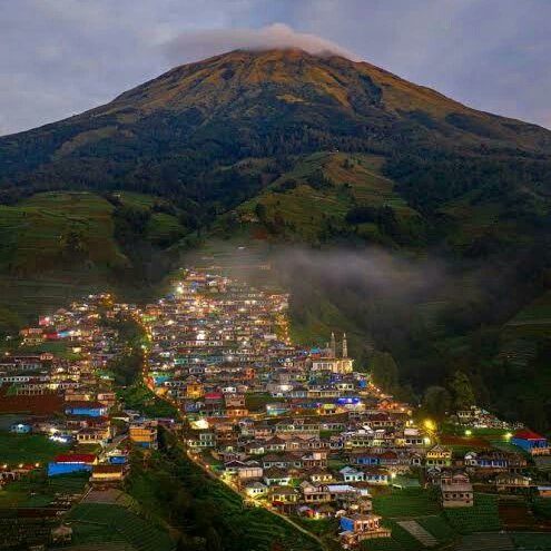 HeryIdris5's tweet photo. Ini bukan di luar negeri lho..!! Tapi di negara tercinta. Desa Butuh,  Kaliangkrik,  Magelang. Dikenal juga dengan Nepal van Java. https://t.co/D341Ht0Gnu