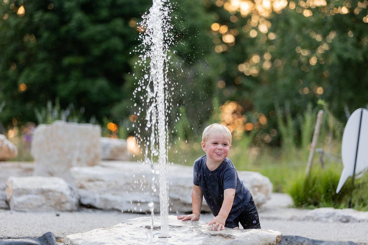 ForestPark4Ever's tweet photo. It’s HOT. ☀️ Soak up the shade or play in the water at some of these amazing spots in the Park:
💚 Anne O'C. Albrecht Playscape Splash Pad
💚 The Cascades 
💚 Successional Forest 
💚 Kennedy Forest 
💚 Variety Wonderland Splash Pad https://t.co/eXtaFMDOvP