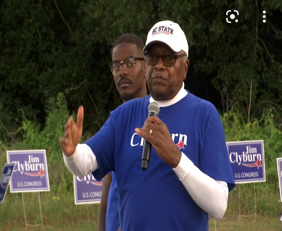 KimconicB1's tweet photo. SC District 6 Family!!!
We Voting 4 Change wth TANGIBLES Today✊🏾
No More Electricsliding 4 a Fish Nugget Dinners wth Clyburns Do Nothing 4 Negroe Politics.
Go vote 4 our Brotha that's STAMPING America wth change for Black America. #VoteforMarcel #Vote4Marcel @Marcel4Congress https://t.co/CeW7hBCORP