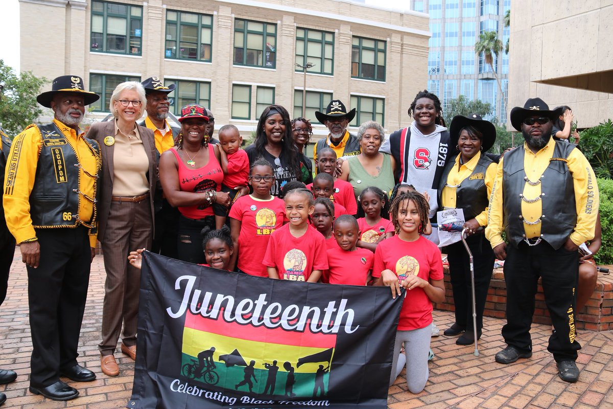 CityofTampa's tweet photo. This Friday (6/17), join us outside Old City Hall in @TampaDowntown for our annual Juneteenth Celebration. 🖤❤️💛💚

This year, the City is expanding the flag raising ceremony to include an arts &amp; cultural vendor festival along Franklin St. 

Info: https://t.co/ncFuzK0mv9 https://t.co/F0W66A574O