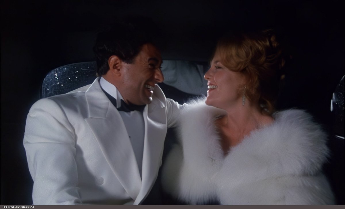 furglamor's tweet photo. Cybill Shepherd and Madeline Kahn in fur, At Long Last Love, 1975. 
#furfashion #furinfilm #furstole #furwrap #whitefoxfur https://t.co/JLcYIG8ykQ