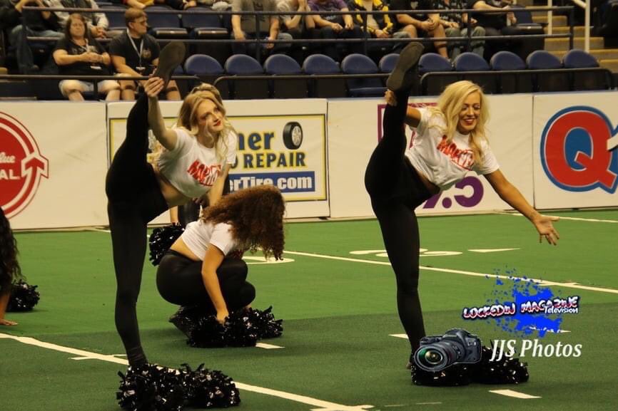 #tiltTuesday with HC Captain Taylor &amp; HC Vet MaKayla 🥇

#tilt #dance #cheer #dancers #cheerleaders #prodance #procheer #prodancecheer #VenomHunnies #HunniesCheerleaders