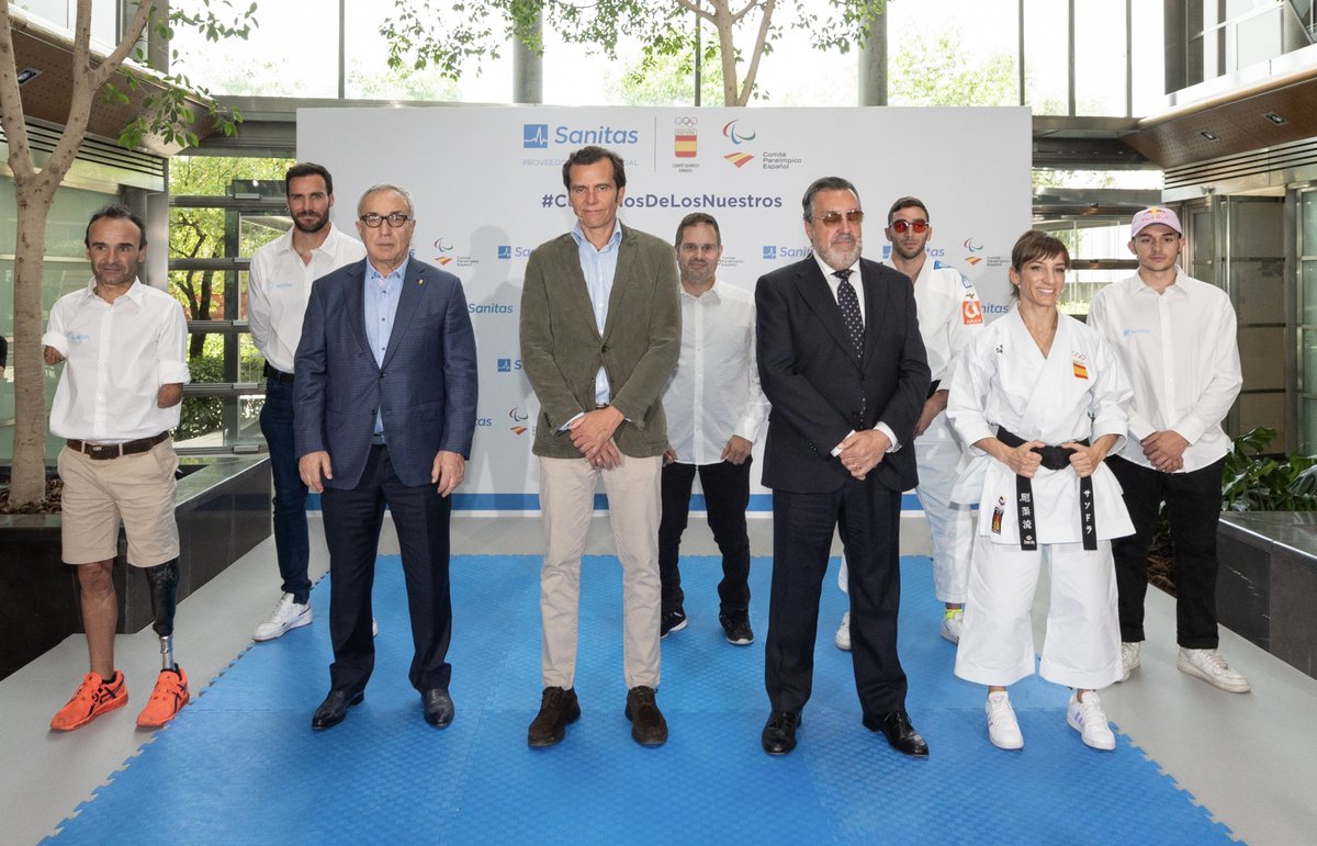 Foto final de una mañana muy emocionante. Gracias a los deportistas de <a href="/coe_es/">Comité Olímpico Español</a> y <a href="/paralimpicosesp/">Info JJPP Tokyo 2020</a> que han venido a nuestras oficinas para celebrar que siguen confiando en nosotros como su Proveedor Médico Oficial. Gracias por dejarnos acompañaros en vuestro sueño. #ImpulsoSanitas