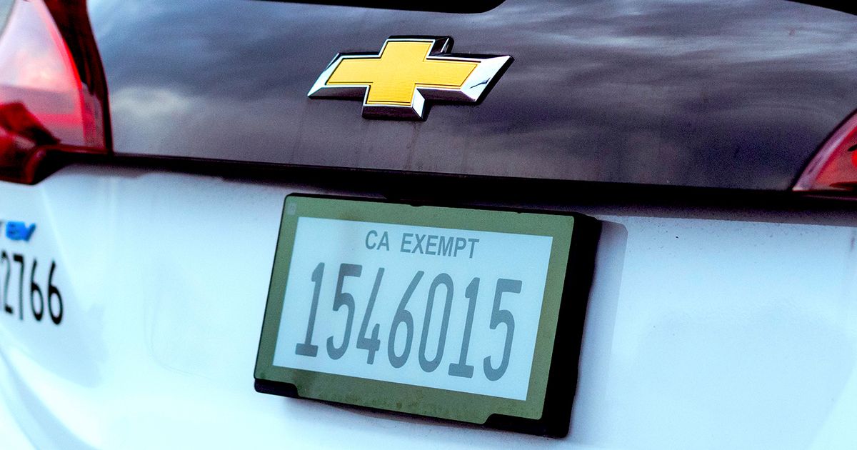 EasyTracGPS's tweet photo. Controversial Digital Number Plates On The Way With GPS Tech https://t.co/4P3XGIHTfL According to Reviver, one of the big players in the US digital plate market, the new #GPS technology offers several advantages over its plastic counterpart. https://t.co/NIOqpZ966t