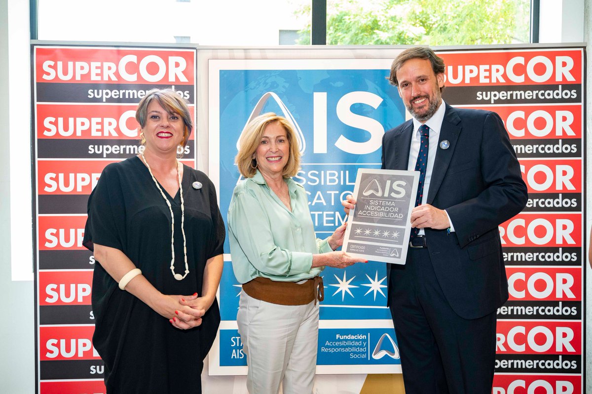 AIScertificate's tweet photo. 💙 @elcorteingles alcanza las 75 tiendas @tusupercor certificadas con AIS.
La certificación se enmarca en la apuesta global de la compañía por una sociedad más segura, responsable y accesible para todas las personas, especialmente aquéllas con necesidades especiales. https://t.co/4Hu6ui0rNW