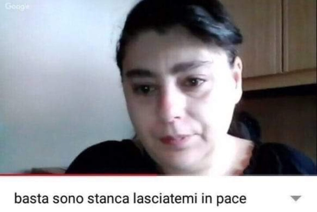 Mickebastaa's tweet photo. Quando ci sono 30 gradi all'ombra e continuano e chiedermi di uscire https://t.co/QalntUXWTn
