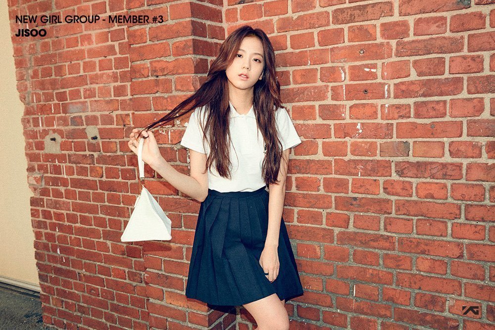 jichuhourly's tweet photo. 6 beautiful years with new girl group - member #3 

SIX YEARS WITH JISOO
#IdolJISOO6thYear https://t.co/YYGvTDSlqr