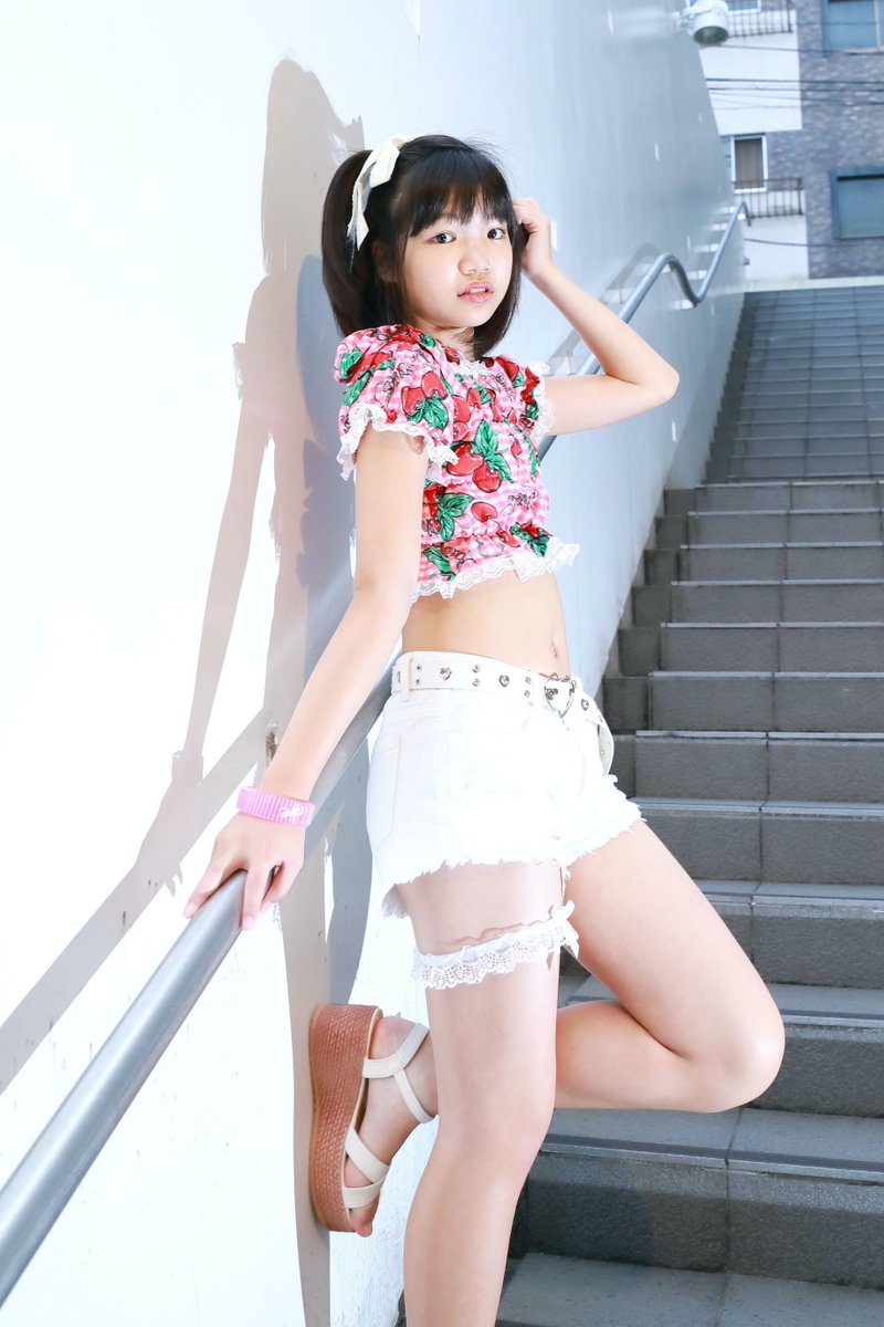 sACp9f0DxpAaDC7's tweet photo. 2022 6/12(日)
東京アイドル劇場
高田馬場BSホール
ソロSP
物販撮影
 #ちぃちゃん  
#仙翔千尋 https://t.co/rmyurmfhqb
