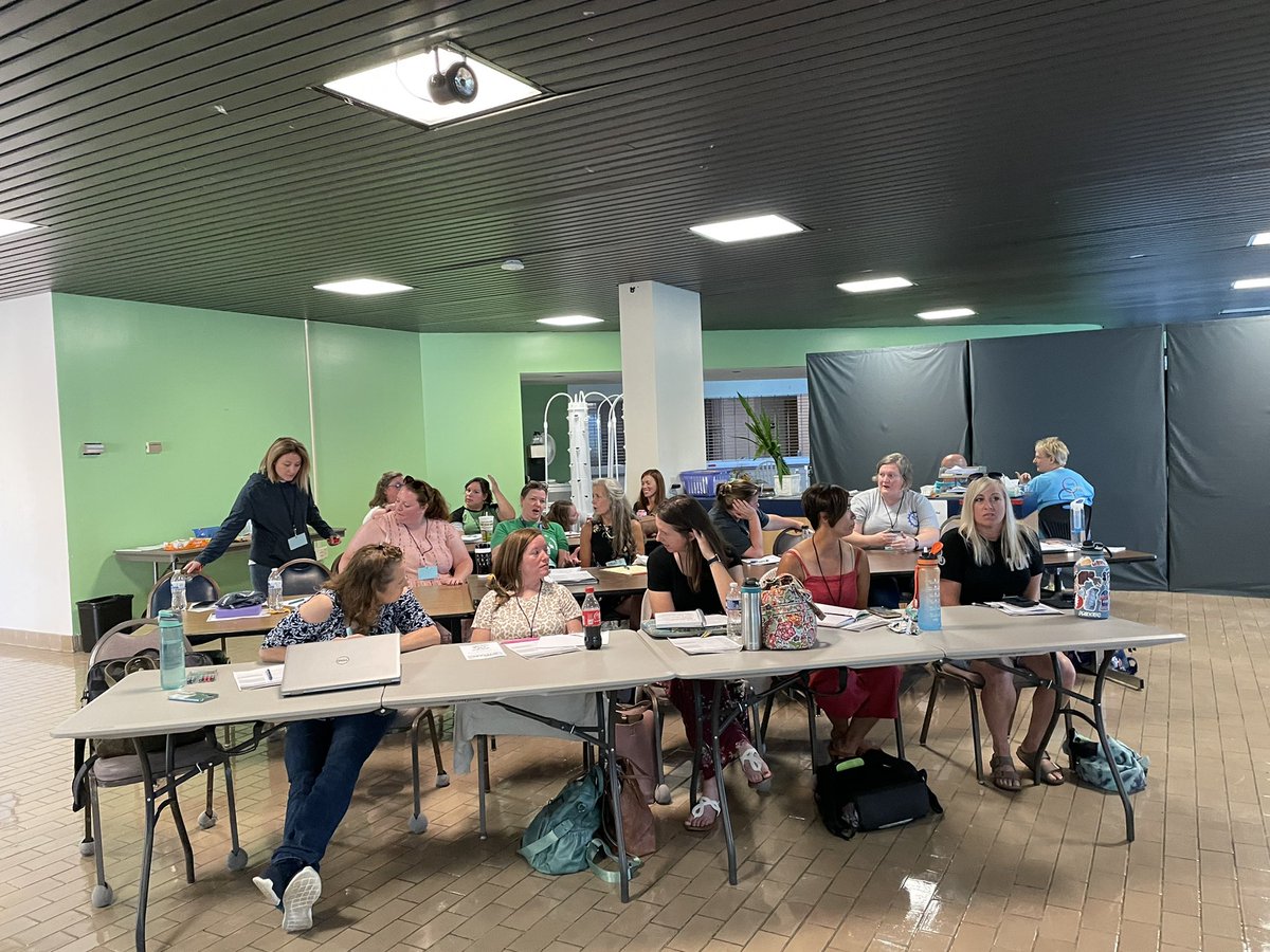 Had so much fun presenting  to Teachers of the Deaf and Hard of Hearing today at KYEDHH at KSD! Topic? What your DoSEs Want you to Know @KYEDHH <a href="/KYCASE1/">KYCASE</a>