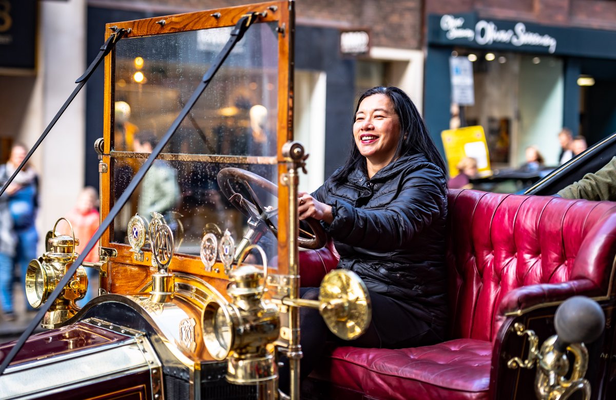 When the weather doesn't phase the crowd ☔ 
#videography #photography #media #content #marketing #london #vintage #car