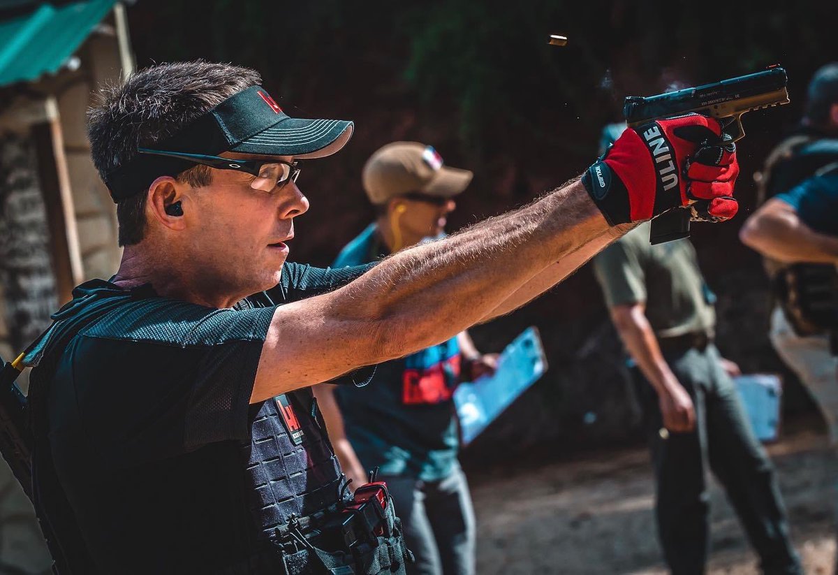 HKshooting's tweet photo. Tough matches call for tough gear @derek_giddings @HecklerAndKoch #hecklerandkoch #hkshooting #nocompromise https://t.co/UIcM5nnklX