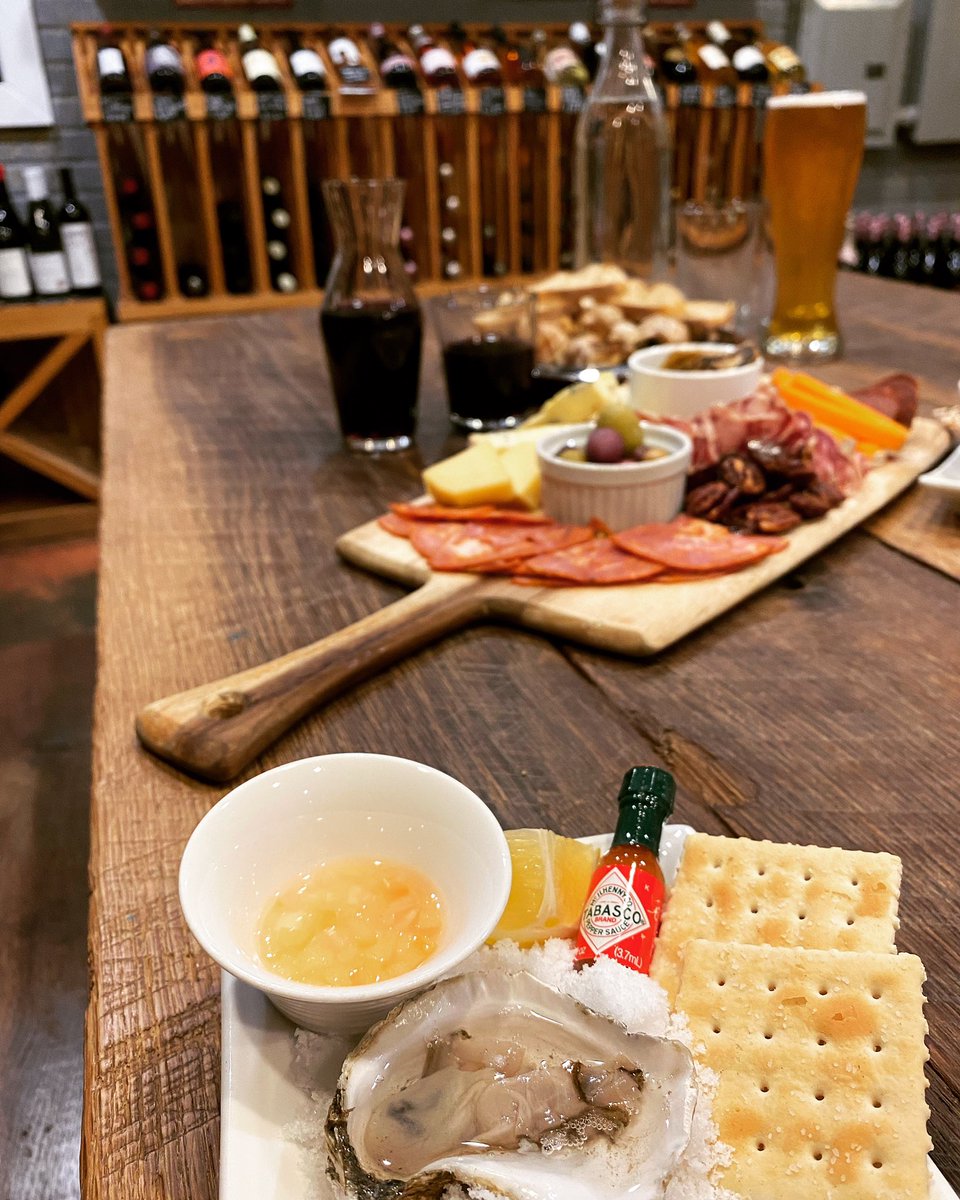 GoosetheMarket's tweet photo. Summer life hack: it’s always 🆒 in the Goose Cellar. Small plate menu, beer on tap, wine by the glass, daily drink specials (like HALF PRICE BEERS TO DRINK HERE ON TUESDAYS): open daily starting 12pm #Enoteca #ItalianStyleBar #GooseCellar https://t.co/g02A9f4tFo