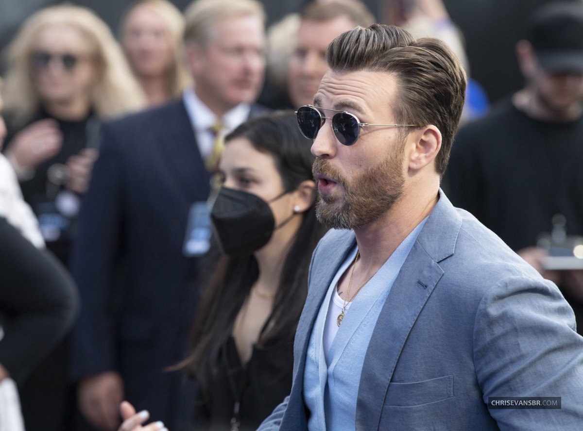 chrisevansbrcom's tweet photo. Chris Evans vendo Keke Palmer chegar no blue carpet. 💙 https://t.co/WarzqnwxeM