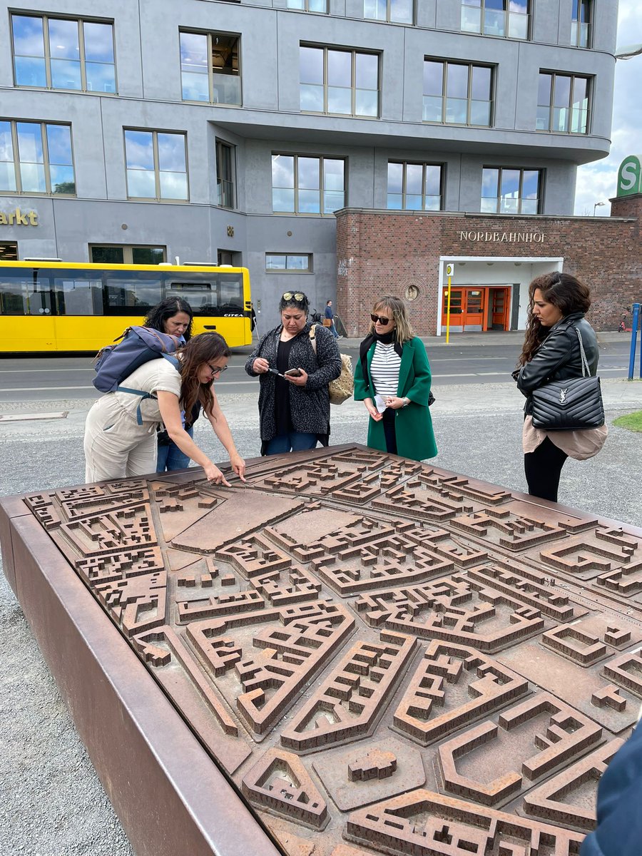 Am 12.05. unternahm der #Elternclub mit den Koordinatorinnen für Eltern- und Schüler:innen-Partizipation eine 2-tägige Reise nach #Berlin.Mehr dazu:⬇️
bit.ly/39qZPvy
#stsmbg #Stadtteilschule #Mümmelmannsberg #Eltern #Schule #Hamburg #twlz #Bildung #Kultur #Lehrer