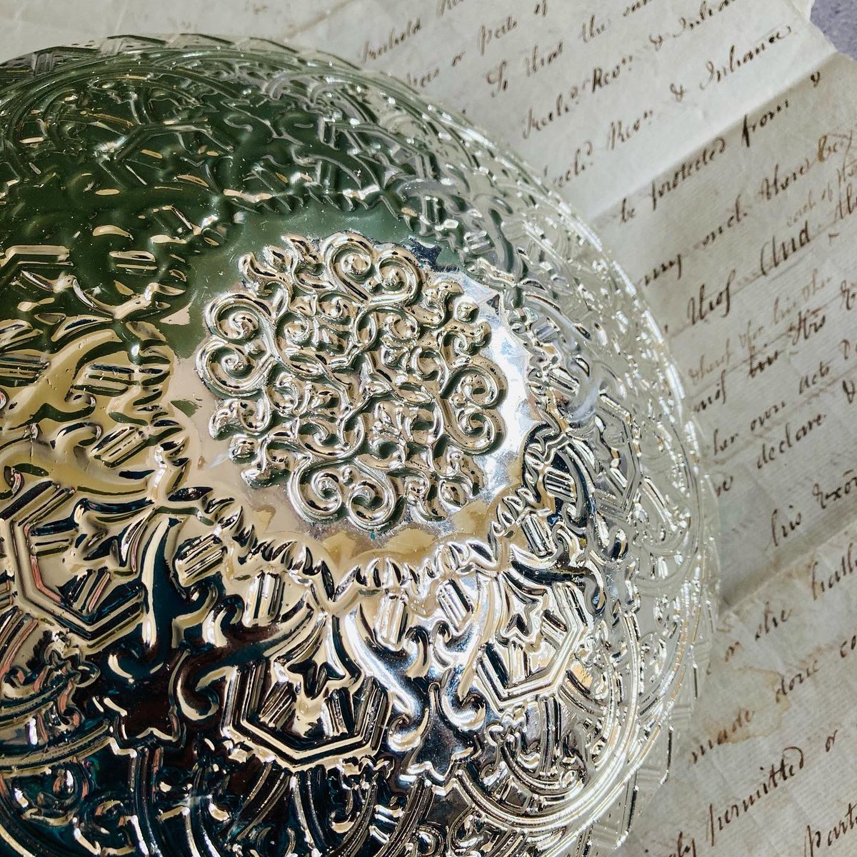 InfoAffair's tweet photo. Vintage #reversepainted hand blown mandala silver glass dish. Turkish design of gold #baroque pattern on aqua ground.
Β£32
In etsy shop, link in bio
#turkishglass #ottoman #vintageglass #decorativeplate #handblownglass #etsyseller #continentalglass #reversepaintedglass https://t.co/OjNeF2NrpE