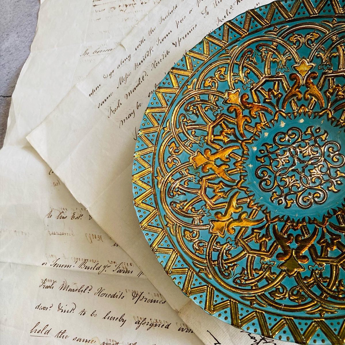 InfoAffair's tweet photo. Vintage #reversepainted hand blown mandala silver glass dish. Turkish design of gold #baroque pattern on aqua ground.
Β£32
In etsy shop, link in bio
#turkishglass #ottoman #vintageglass #decorativeplate #handblownglass #etsyseller #continentalglass #reversepaintedglass https://t.co/OjNeF2NrpE