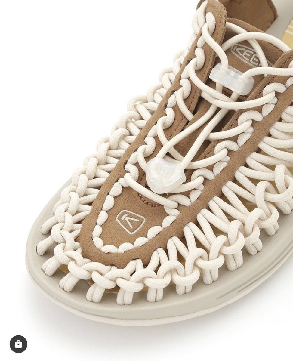 paplurnshop's tweet photo. Emi X Keen uneek 

🐸Price 4,990 Free shipping 
🐸Deposit 2,500
🐸20-25 days after arrived in warehouse

#keenthailand #keenuneek #keen #keenemi #รองเท้าคีน https://t.co/PorNdhyYQT