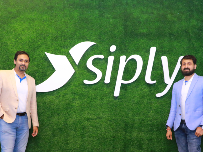 BiIndia's tweet photo. A #startup that helps underserved Indians save &amp; invest in #gold, #stocks bags $19 million

@JiyoSiply 

https://t.co/WGLxzWftSo

By @Krittiiii https://t.co/u2wQGWFRXz