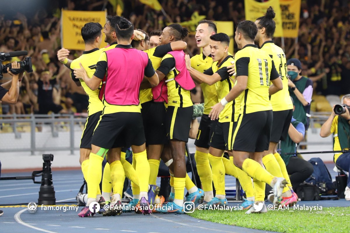FAM_Malaysia's tweet photo. Keputusan Masa Penuh

Kumpulan E • Kelayakan Piala Asia 2023 | Selasa, 14 Jun 2022

MALAYSIA 🇲🇾 4-1 🇧🇩 BANGLADESH

⚽️ Safawi Rasid 16' (P) Dion Cools 38' Syafiq Ahmad 47' Darren Lok 73'
⚽️ Mohammad Ibrahim 31'

▶️ MALAYSIA layak ke Piala Asia 2023!

#FAM #HarimauMalaya #ACQ2023 https://t.co/jmKncxCQPG