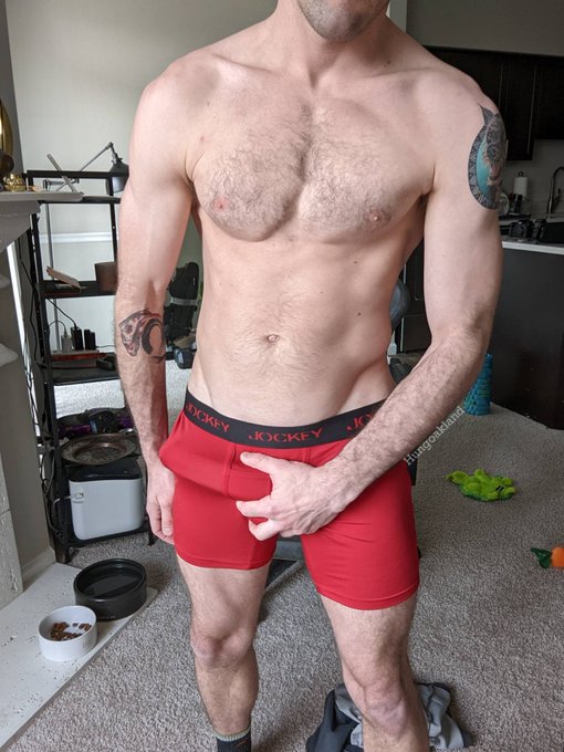 These compression shorts are getting tight 🍆🍆 https://t.co/WHHEhHsD32