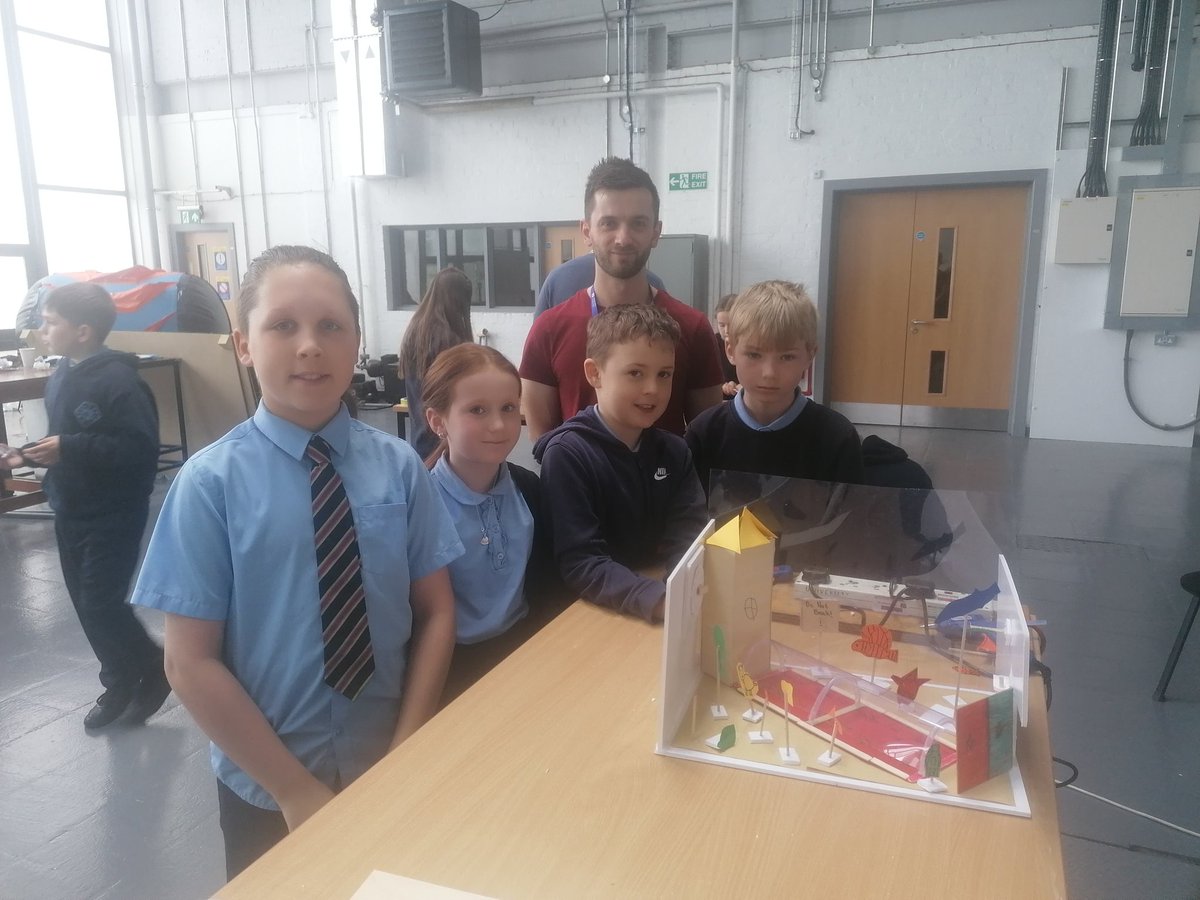 STEMDundee's tweet photo. The finished masterpieces ๐
from @stmarysdundee @ForthillPrimary ๐ฉโ๐ง๐ทโโ๏ธ
Brilliant engineering work ๐ under the supervision of some fantastic @UoD_Structures engineers @RaiseScotland #STEMdundee https://t.co/Vbb8IM8S5n