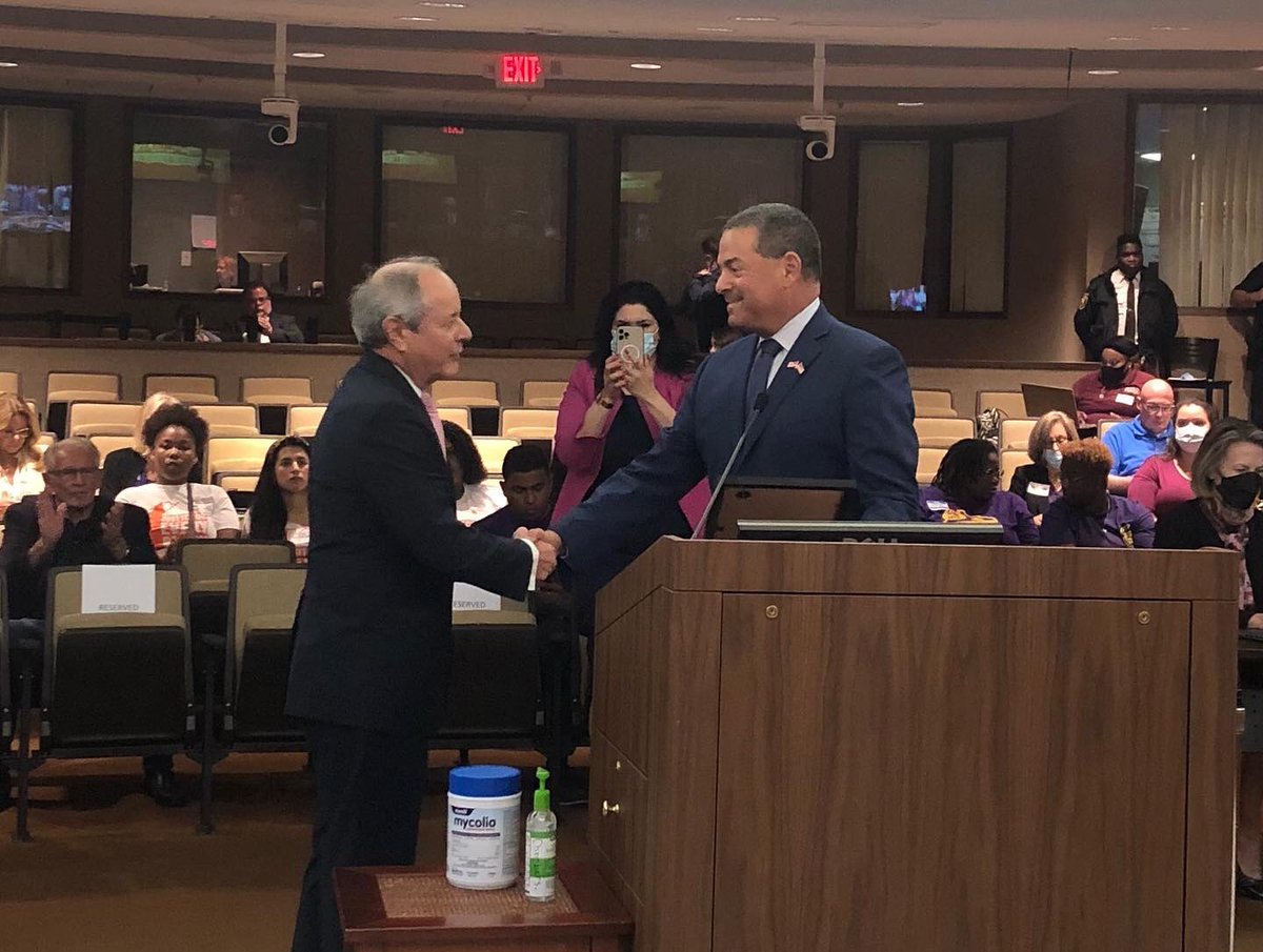 This morning I had the honor of presenting Aurelio Fernandez, President and CEO of @mhshospitalgov, with a proclamation thanking him for many years of leadership and service to our community, and congratulating him on his recent retirement.